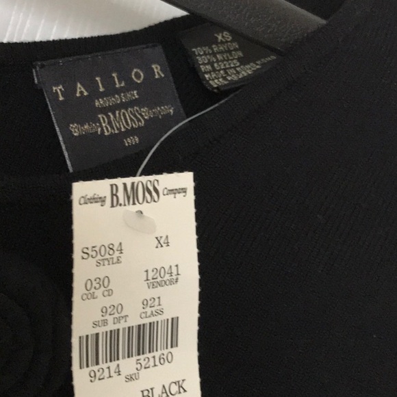 V Neck Pullover Ribbed w Rosette Stretch Sweater - Picture 9 of 10